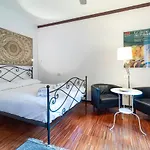 Lovely Flat De Castilla 7 アパート *